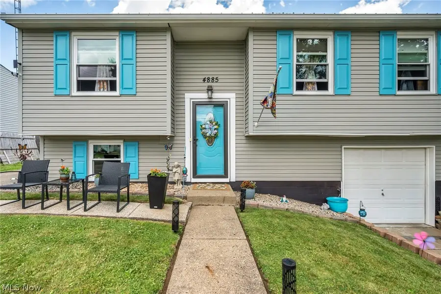 4885 Lynncrest Sw Street, Canton, OH 44706 - #3