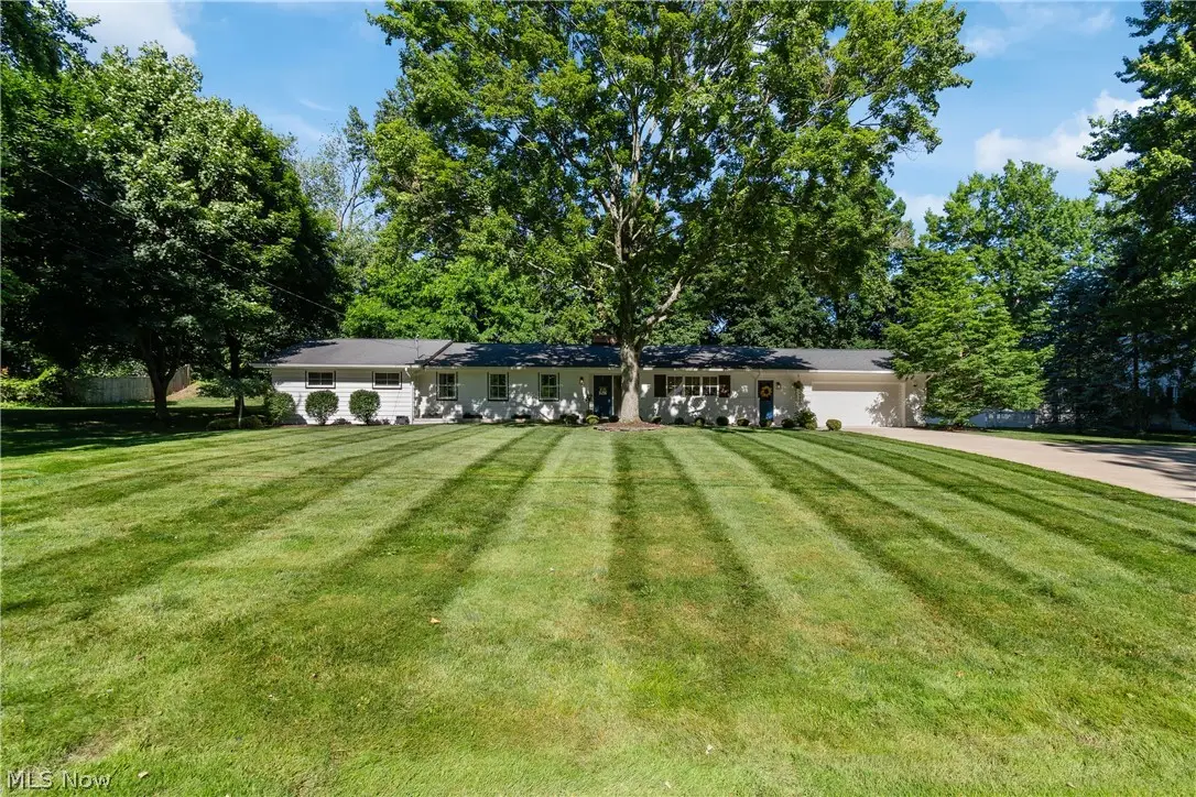 1001 Oneida Sw Trail, Hartville, OH 44632 - #1