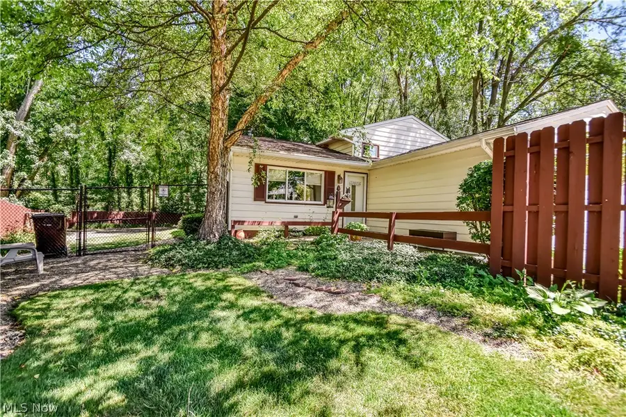 464 Hickory Lane, Painesville, OH 44077 - #2