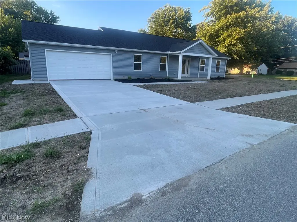 938 East Drive, Sheffield Lake, OH 44054 - #1