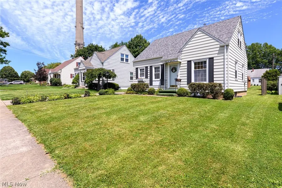 2585 25th Street, Cuyahoga Falls, OH 44223 - #2
