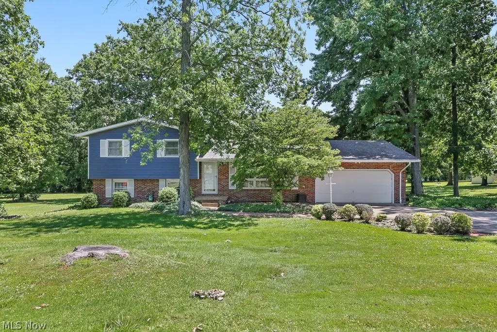 6000 Oakhill Ne Avenue, Alliance, OH 44601 - #1