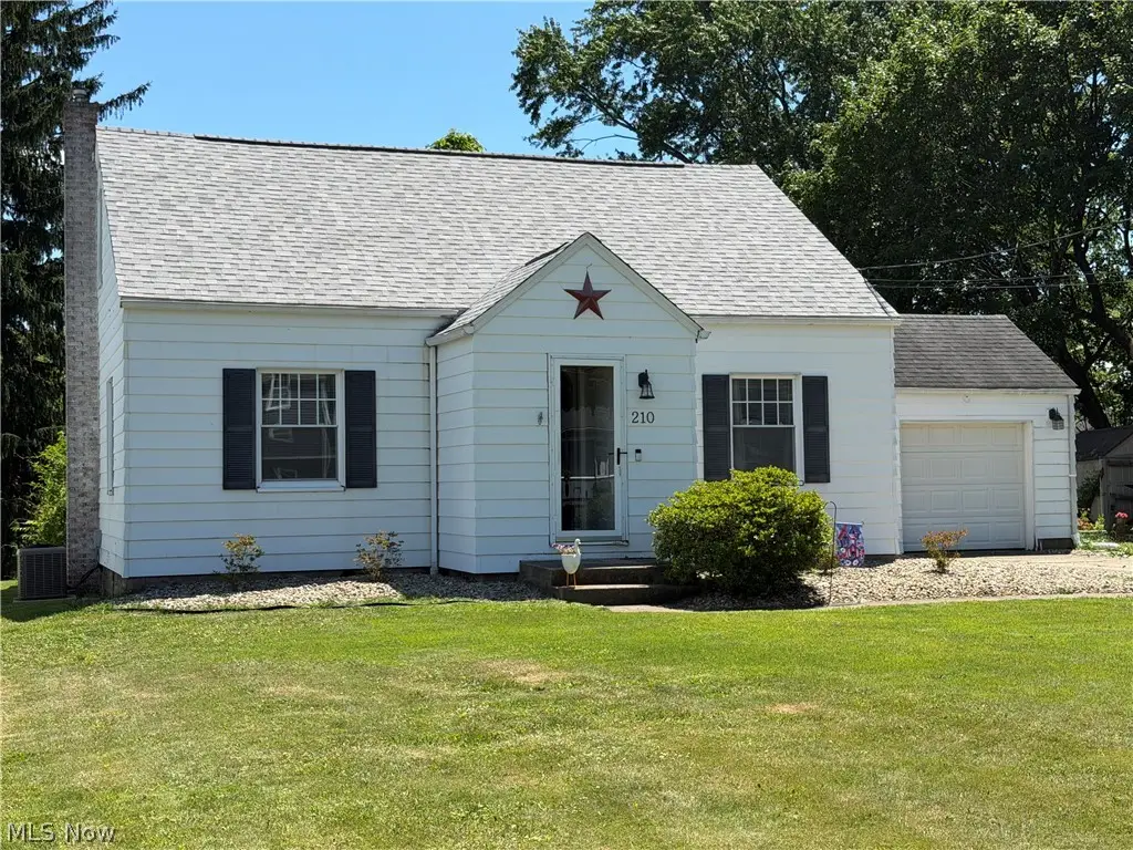 210 Woodrow Nw Street, North Canton, OH 44720 - #1