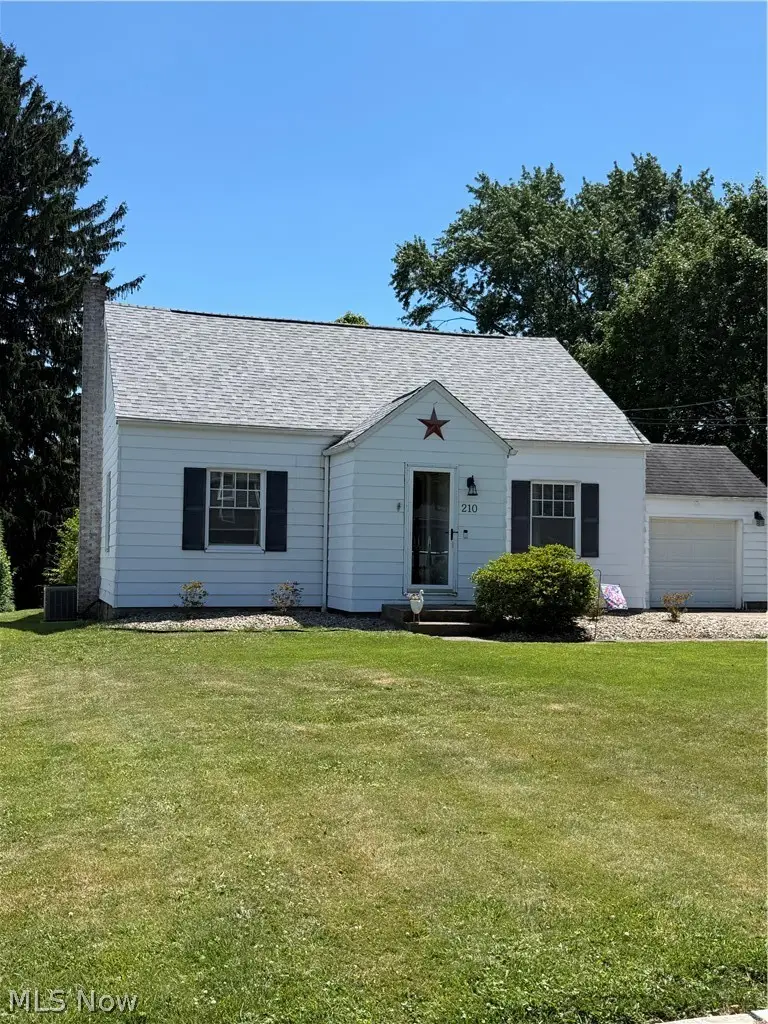 210 Woodrow Nw Street, North Canton, OH 44720 - #2