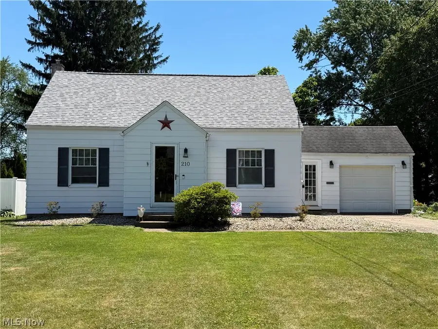 210 Woodrow Nw Street, North Canton, OH 44720 - #3