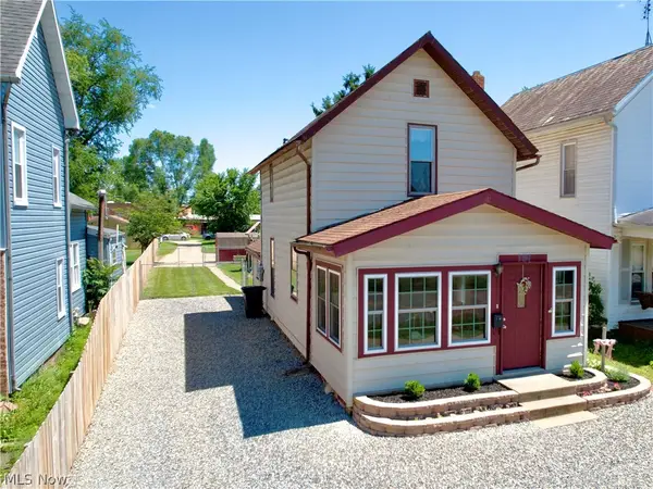 151 Beaver Ne Avenue, New Philadelphia, OH 44663