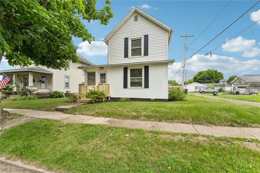 922 Pine Street, Coshocton, OH 43812 - #2