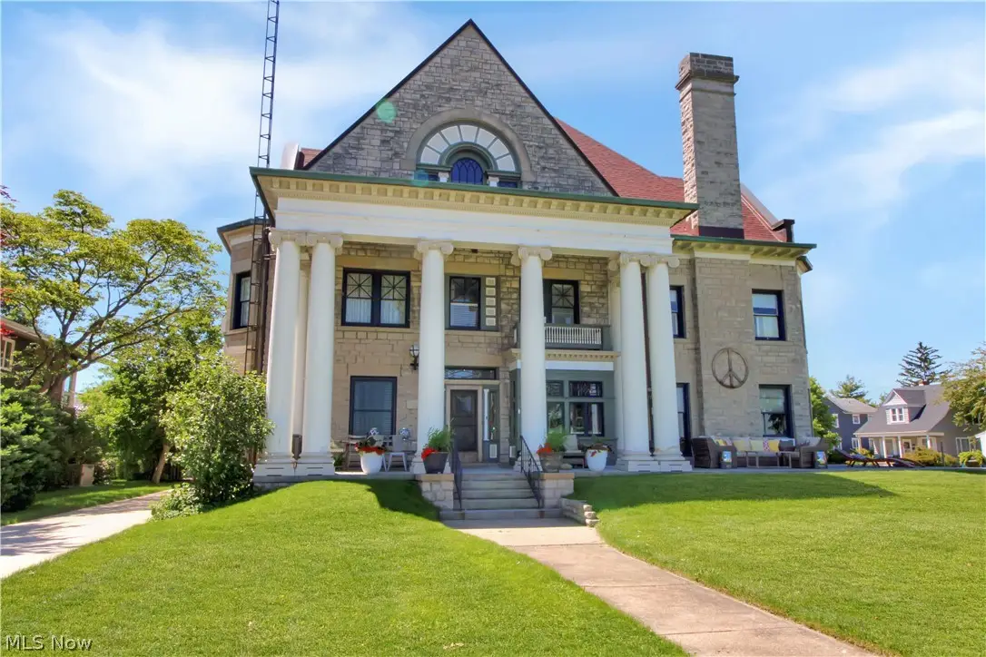 504 E Perry Street, Port Clinton, OH 43452 - #1