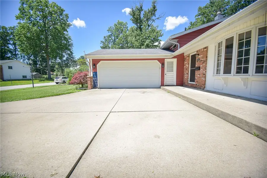 816 Bennett Drive, Elyria, OH 44035 - #3