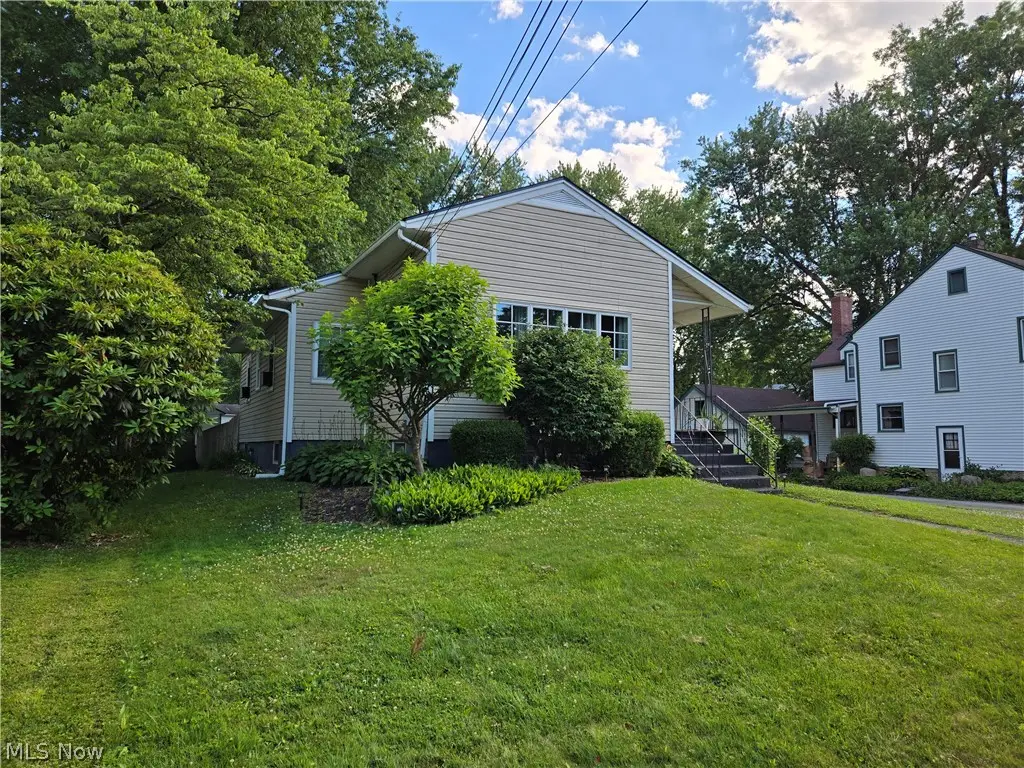 122 E Central Avenue, Ravenna, OH 44266 - #1