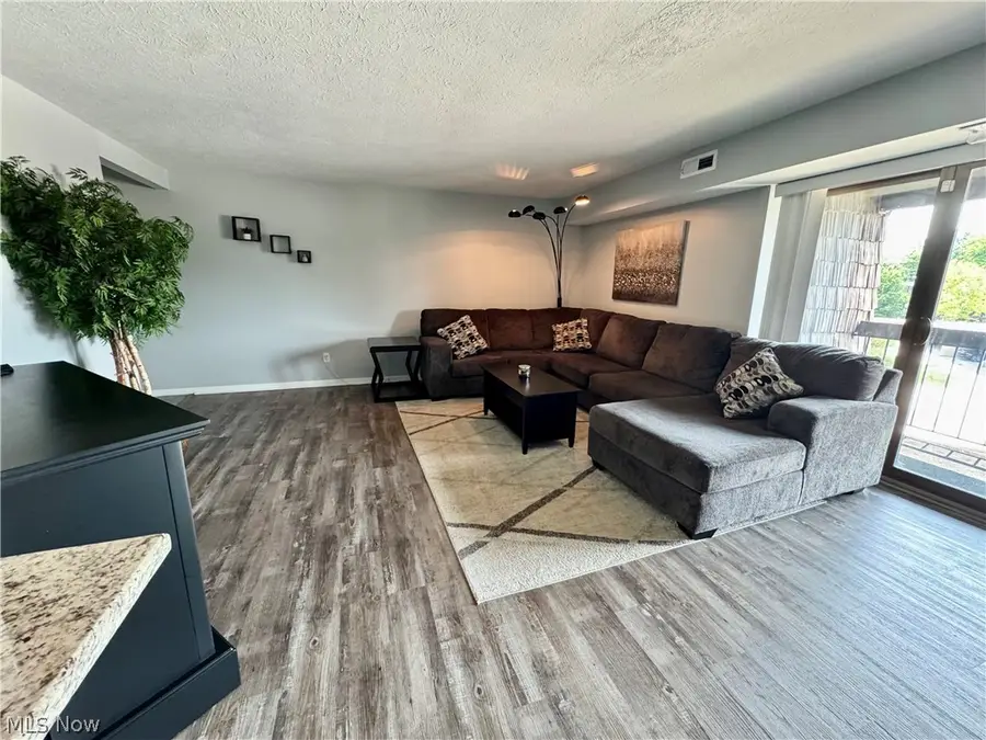 9570 Cove Drive, North Royalton, OH 44133 - #3
