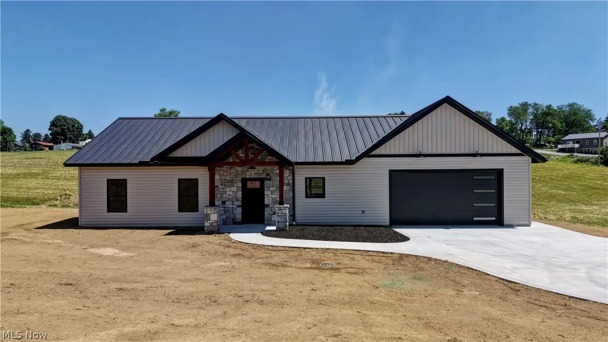 821 Sw Miller Avenue, Sugarcreek, OH 44681 - #1