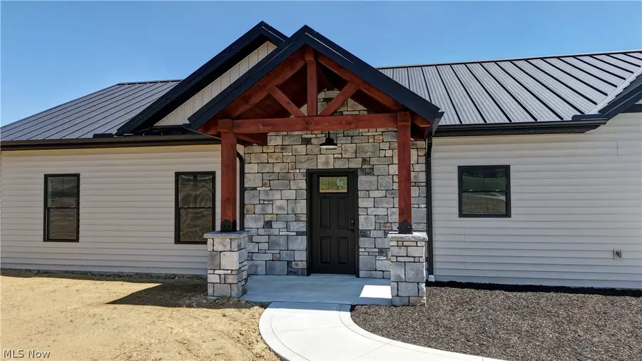 821 Sw Miller Avenue, Sugarcreek, OH 44681 - #2