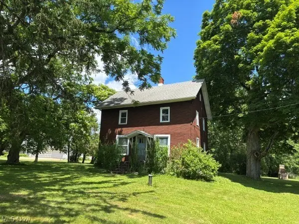 2610 E South Range, New Springfield, OH 44443