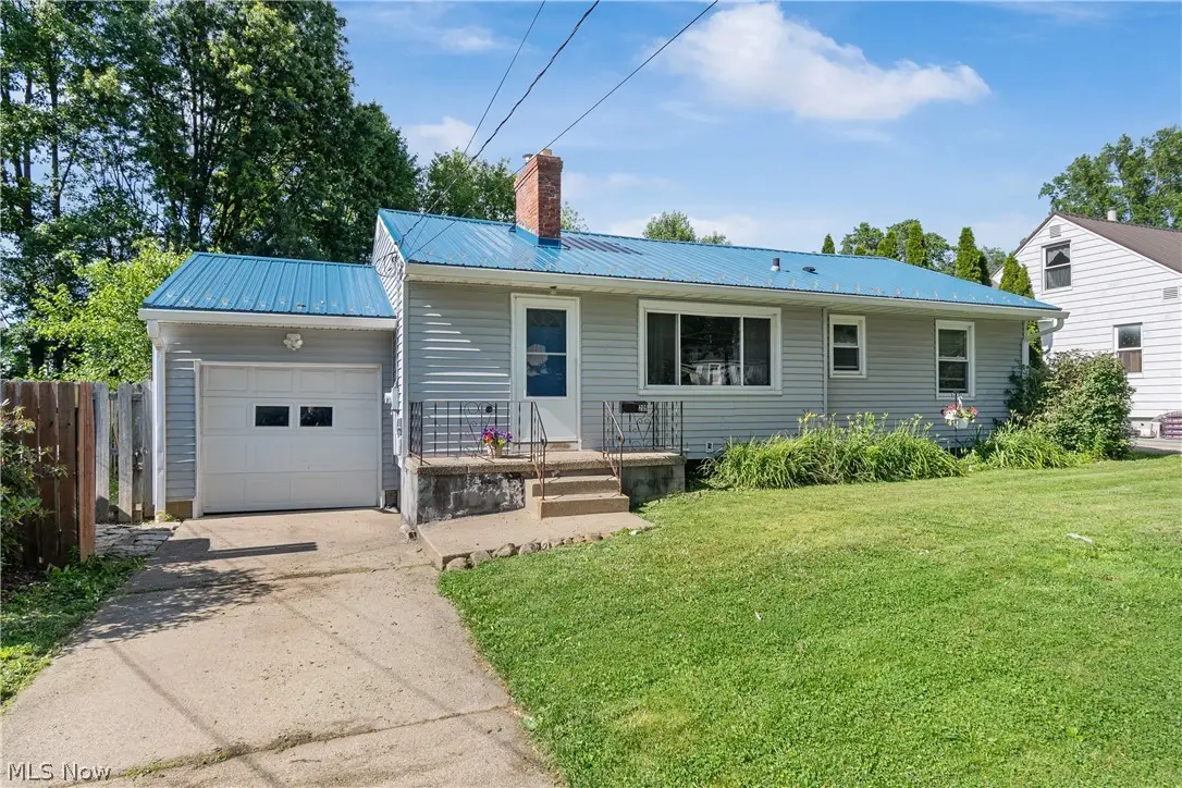 209 Grove Avenue, Cuyahoga Falls, OH 44221 - #1