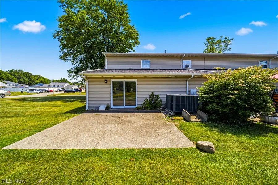 6824 Beacon Drive #D, Mentor, OH 44060 - #3
