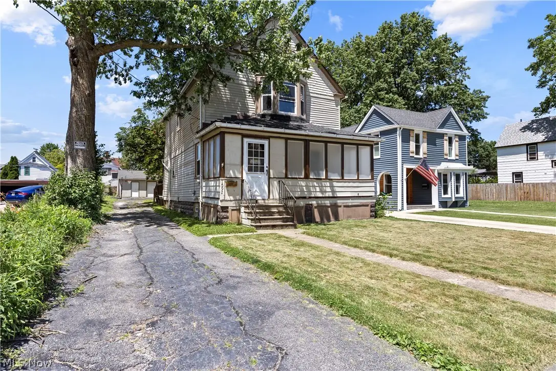 1592 Newman Avenue, Lakewood, OH 44107 - #1