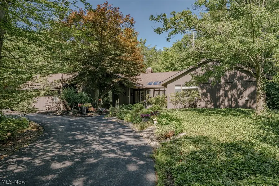 8 Louis Drive, Pepper Pike, OH 44124 - #2