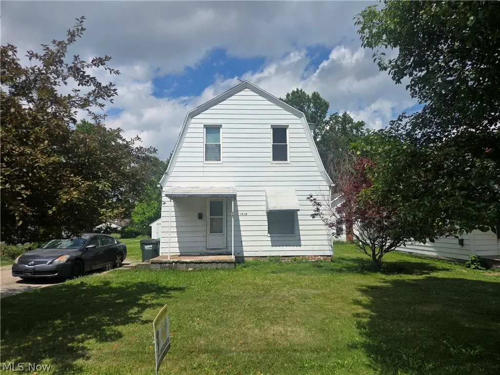 1725 E 290 E Street, Wickliffe, OH 44092 - #1