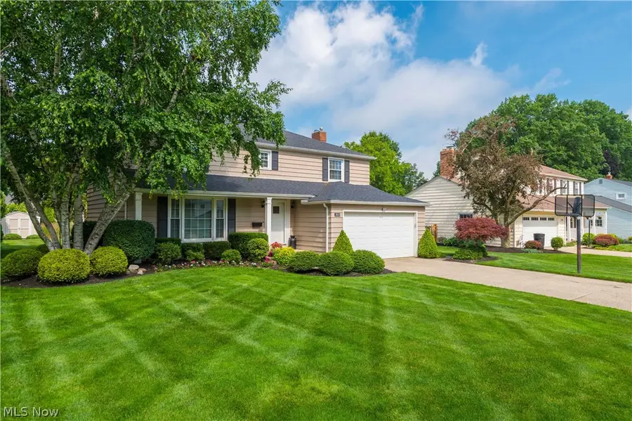2808 W Asplin Drive, Rocky River, OH 44116 - #2