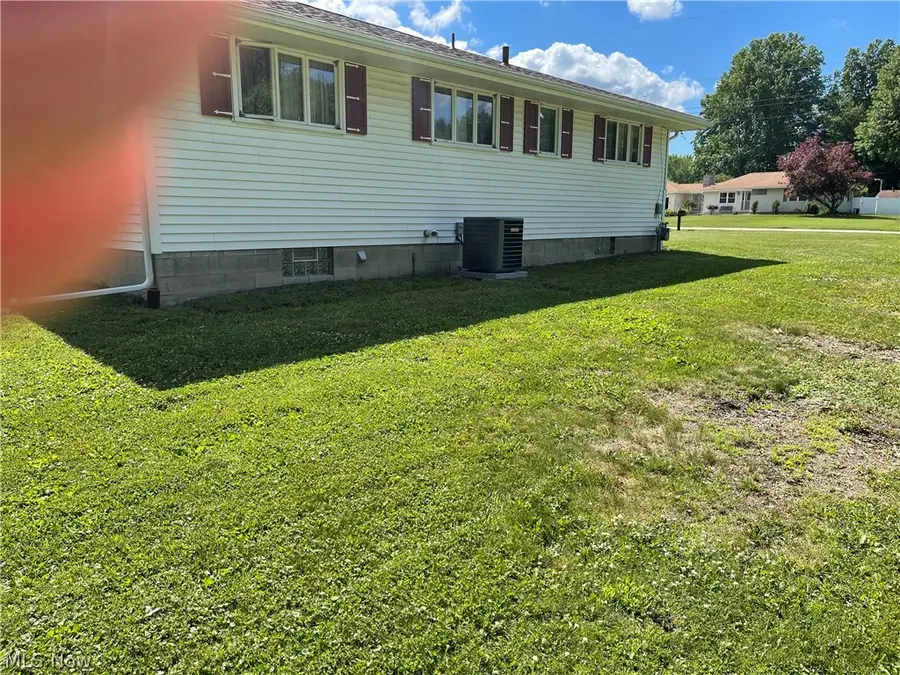 572 Thomas Lane, Girard, OH 44420 - #3