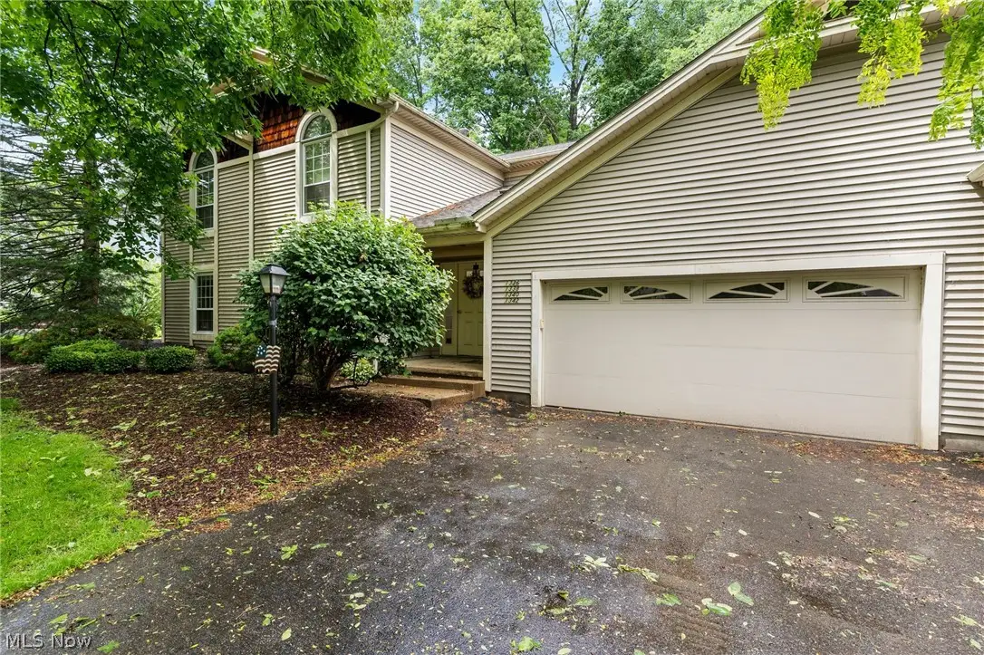 1338 Fox Run Drive, Youngstown, OH 44512 - #1