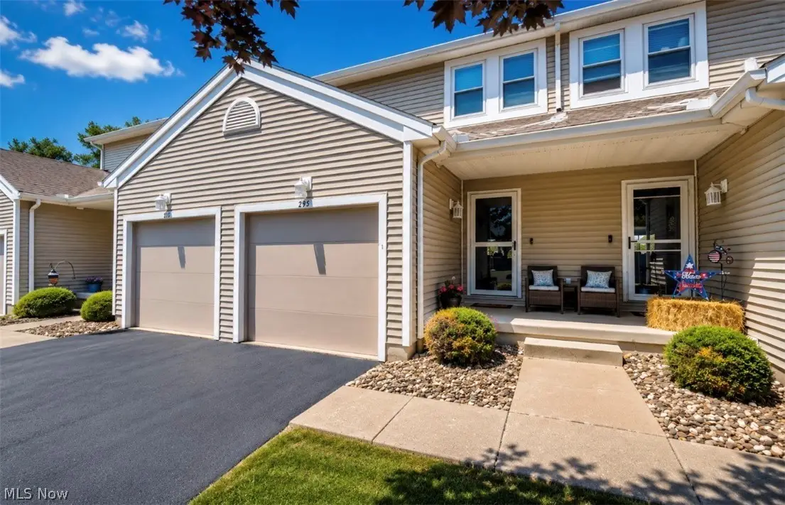 295 Pineview Ne Drive, Warren, OH 44484 - #1
