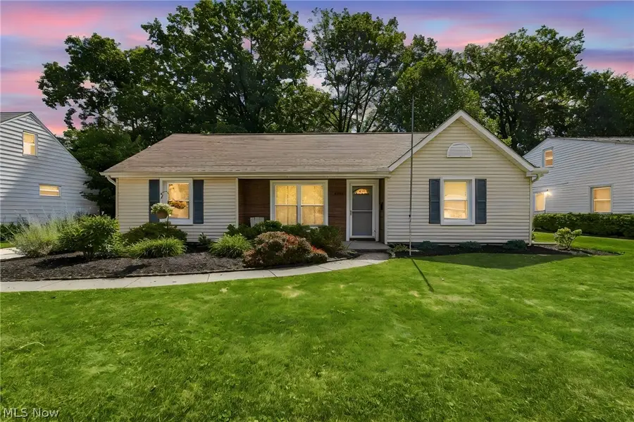 8225 Dartmoor Road, Mentor, OH 44060 - #2