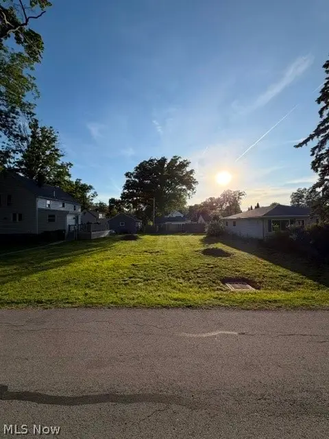206 Oakwood Drive, Avon Lake, OH 44012 - #2