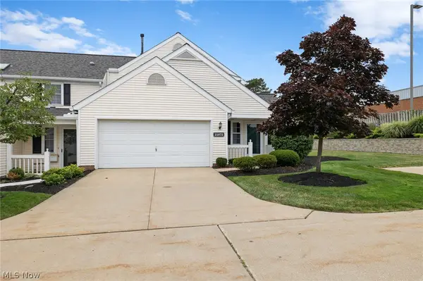 21872 Addington Boulevard #15, Rocky River, OH 44116