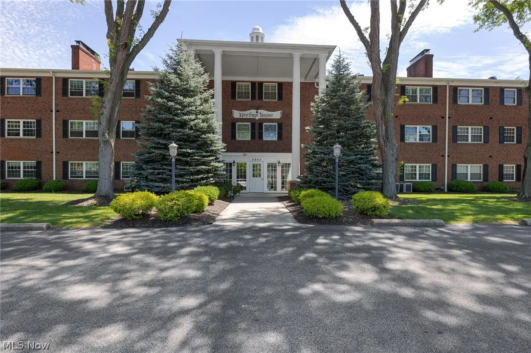 2885 Pease Drive #303, Rocky River, OH 44116 - #1