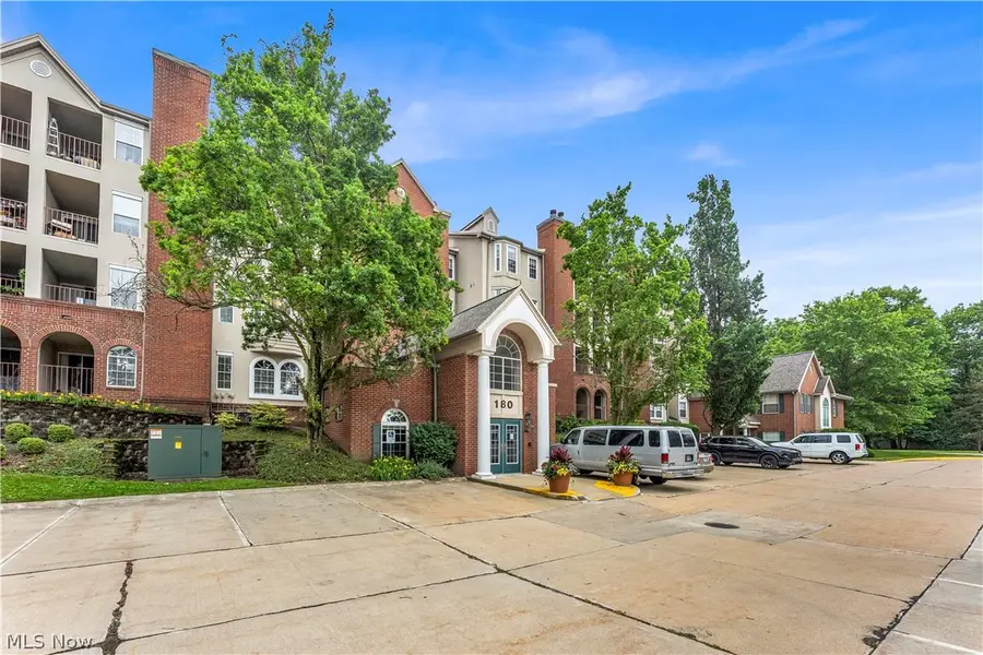 180 Fox Hollow Drive #207, Mayfield Heights, OH 44124 - #2