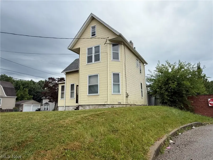 139 Harrison Sw Avenue, Canton, OH 44706 - #3