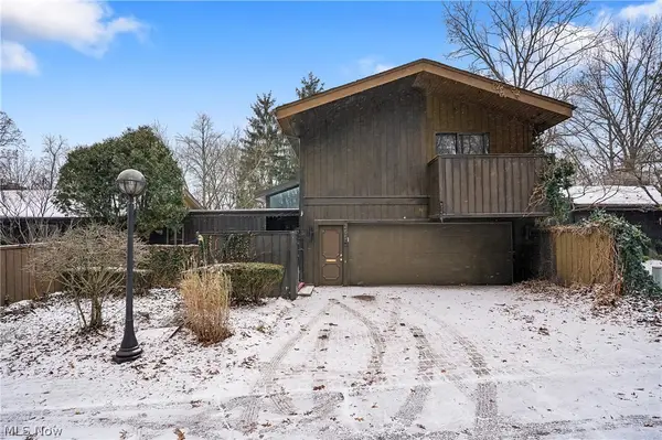 285 North Ne Road, Howland, OH 44484