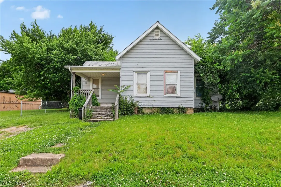 717 Baker Street, Zanesville, OH 43701 - #1