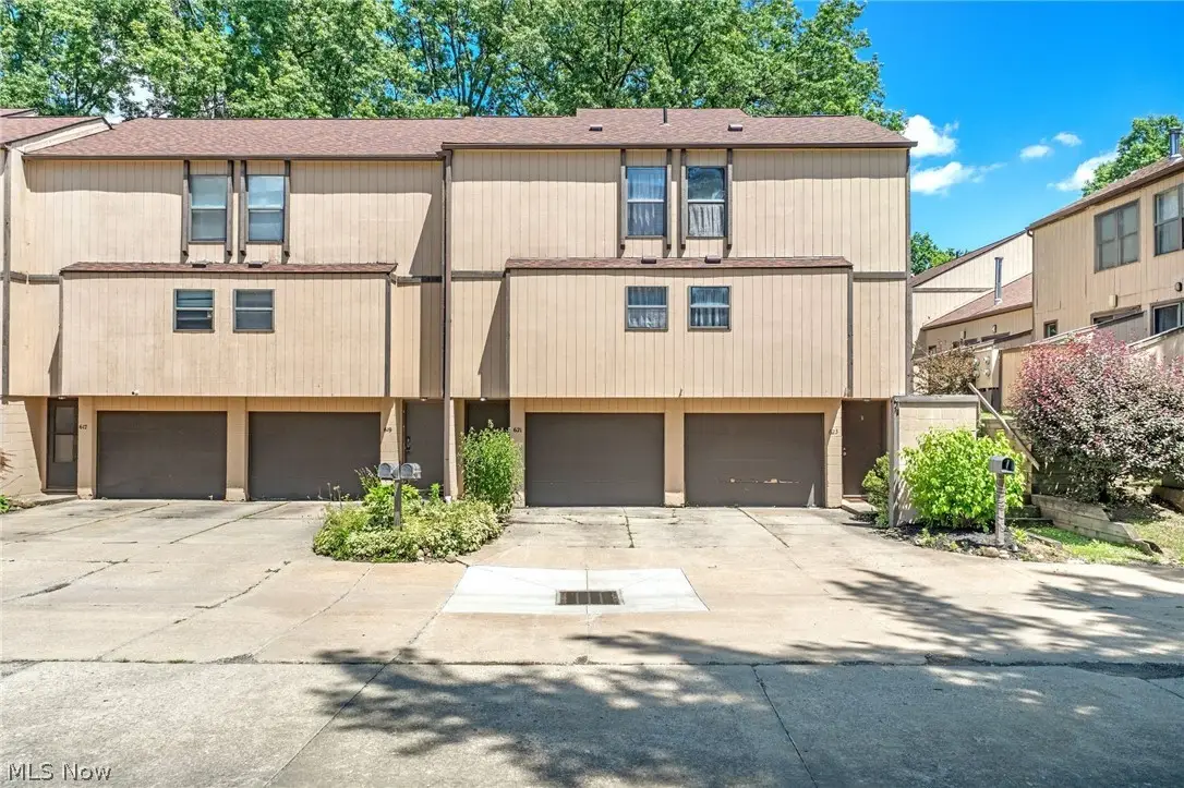 621 Center Avenue, Cuyahoga Falls, OH 44221 - #1