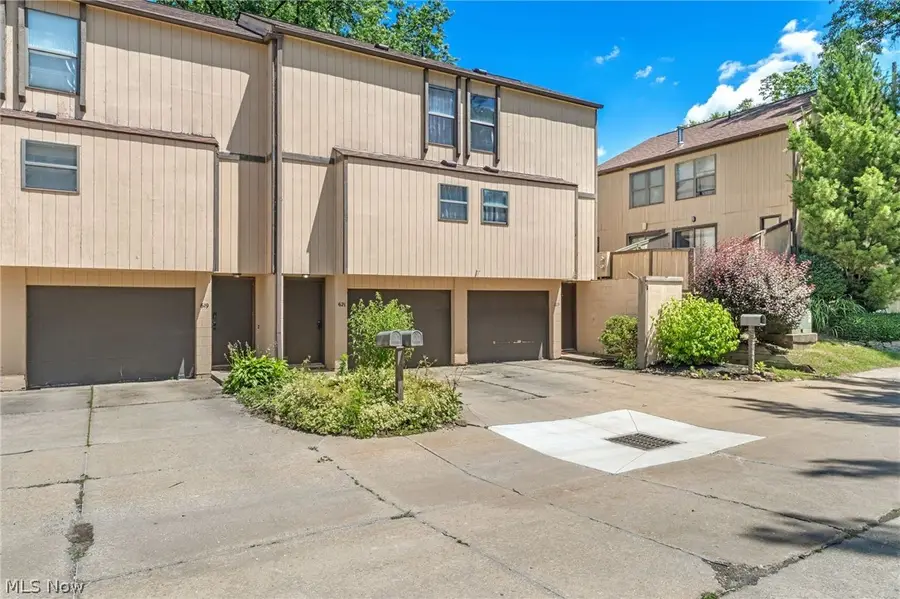 621 Center Avenue, Cuyahoga Falls, OH 44221 - #2