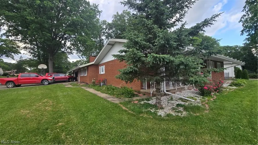 1204 Roseway Se Avenue, Warren, OH 44484 - #2