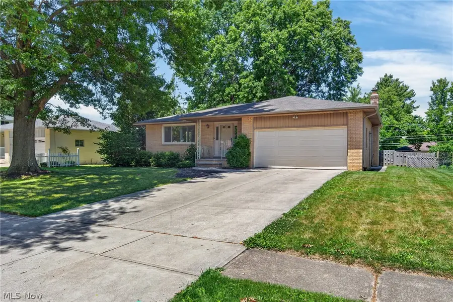 13700 Indian Creek Drive, Middleburg Heights, OH 44130 - #2