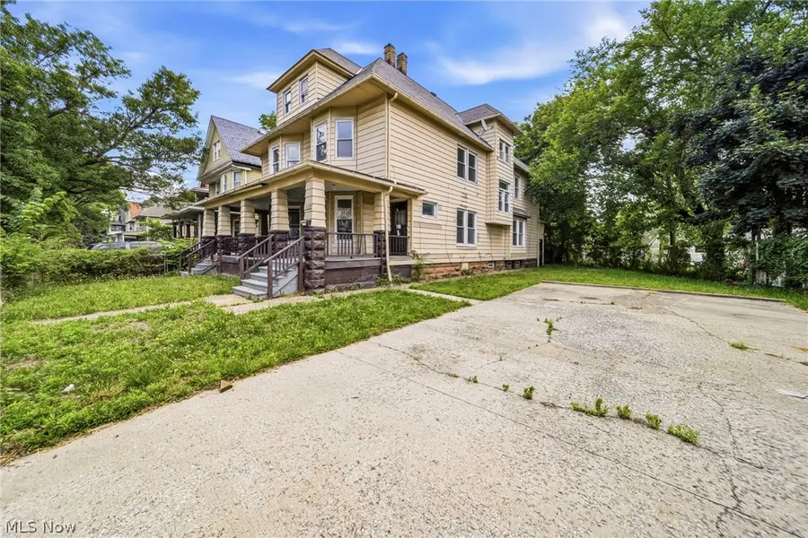 1637 Holyrood Road, Cleveland, OH 44106 - #2