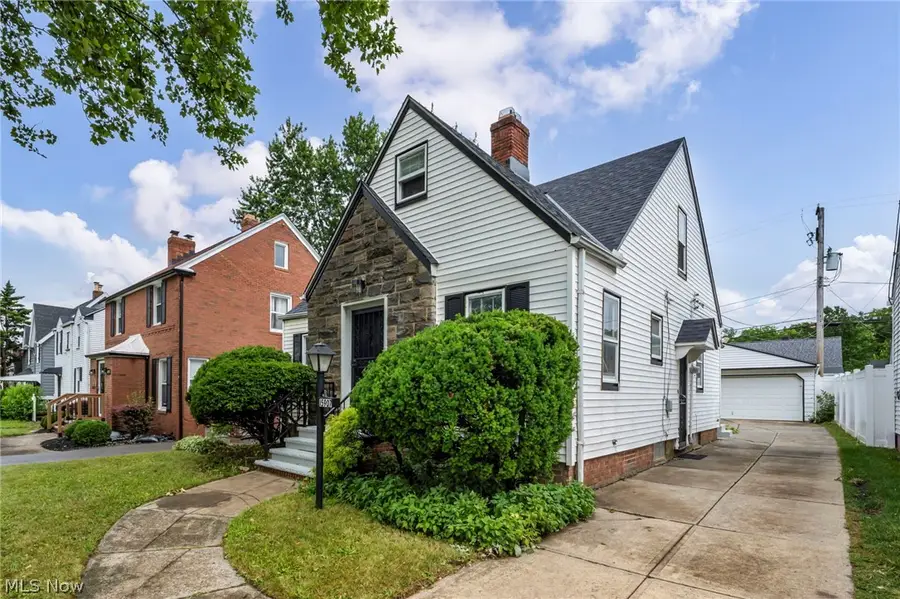 15907 Walden Avenue, Cleveland, OH 44128 - #3