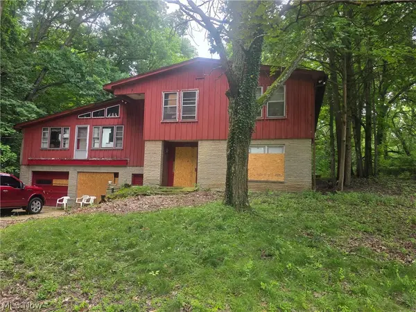 2021 Quebec Avenue, Youngstown, OH 44511
