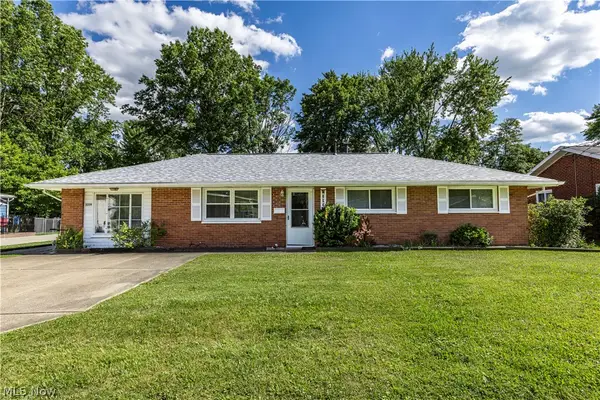 2230 Lynnwood Drive, Stow, OH 44224