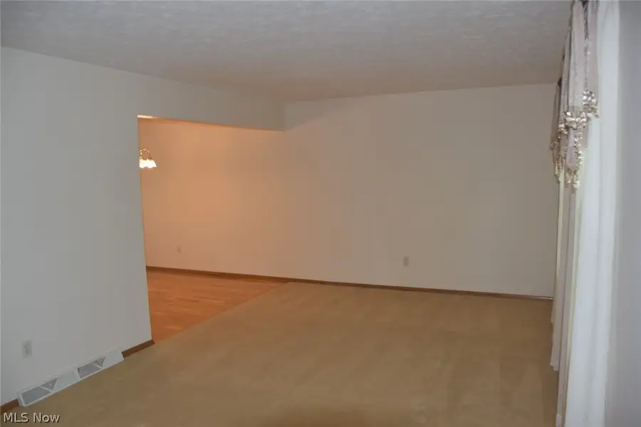 537 Howells Court, Eastlake, OH 44095 - #3