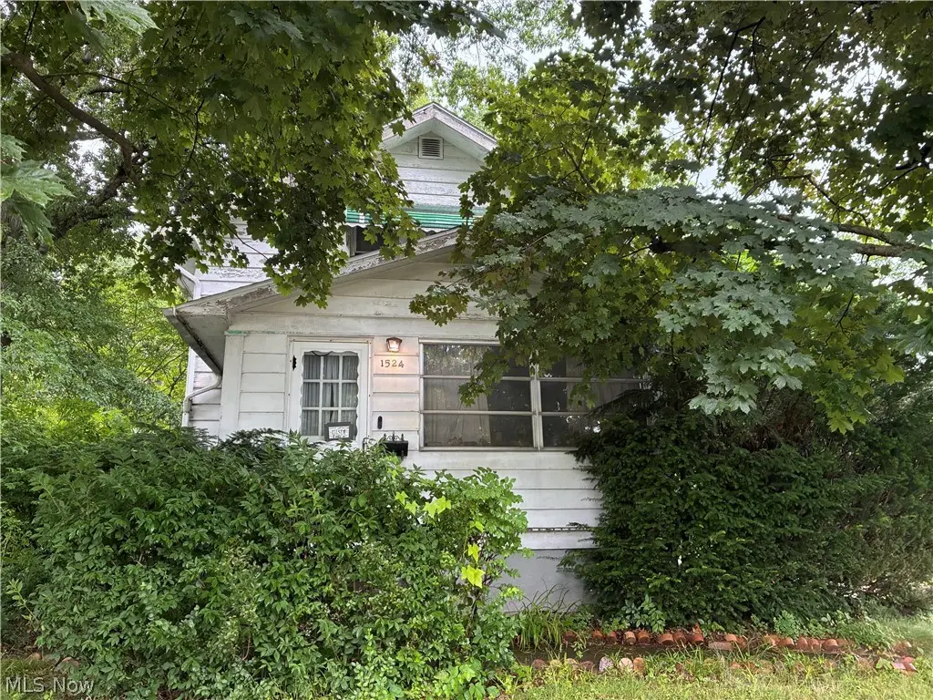 1524 3rd Se Street, Massillon, OH 44646 - #1