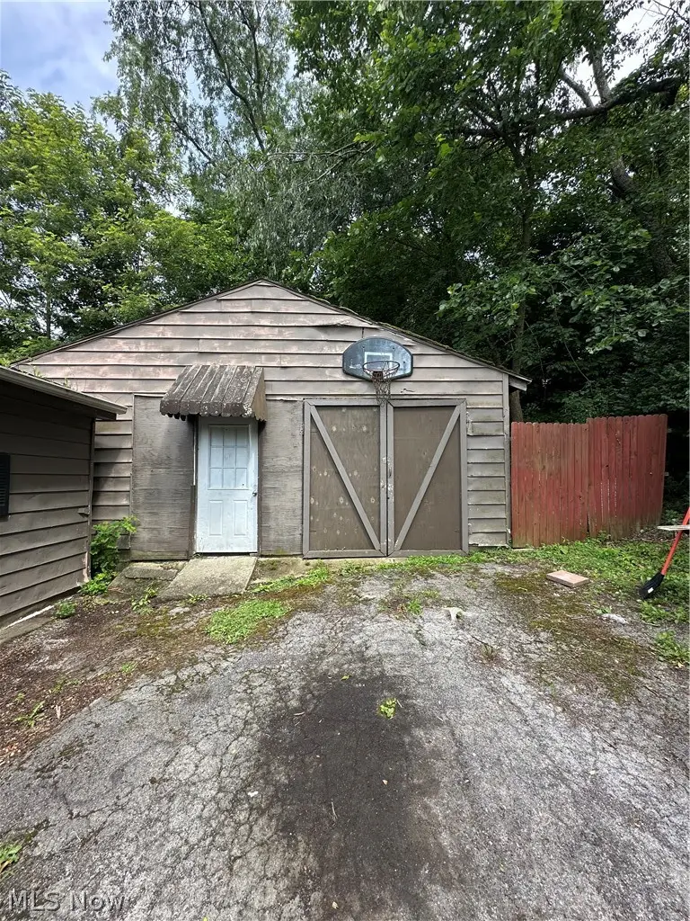 2660 Lisbon Street, East Liverpool, OH 43920 - #2