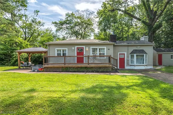 99 Meadowridge Road, Mogadore, OH 44260