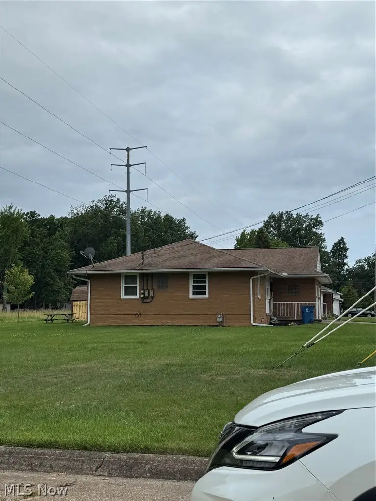 605 W 36th Street, Lorain, OH 44052 - #2