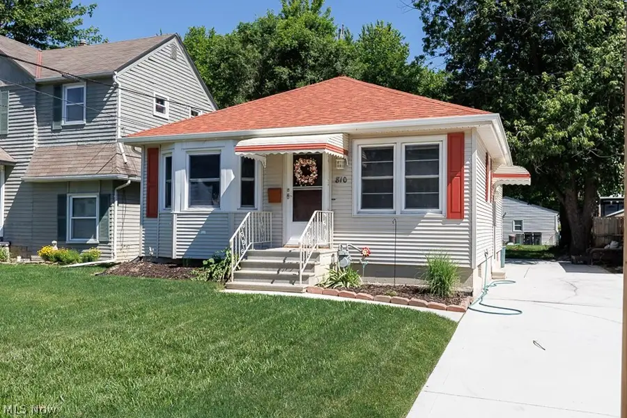 810 E Broad Street, Elyria, OH 44035 - #2