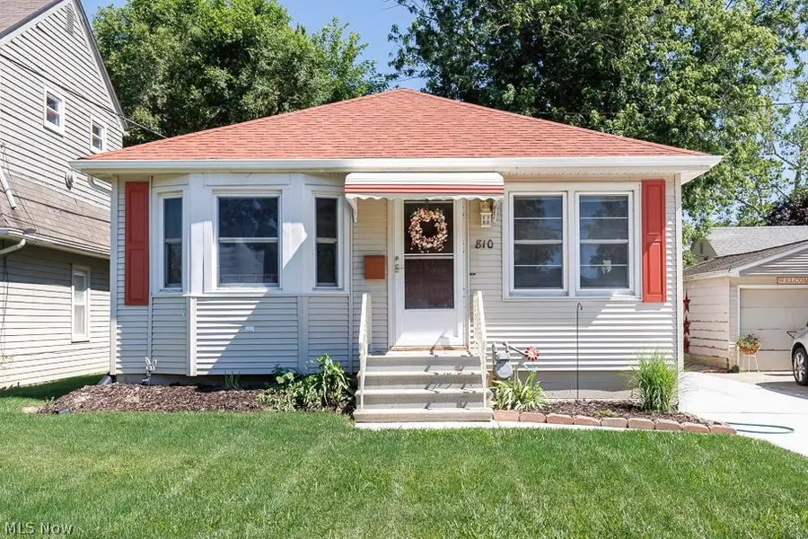 810 E Broad Street, Elyria, OH 44035 - #3